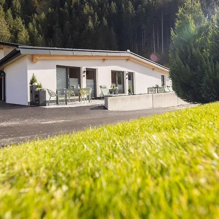 Fichtenlodge Stubaital Нойштифт-им-Штубайталь